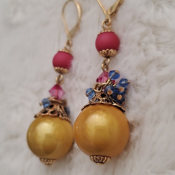 Cache Drop Earrings NWOT! - Picture 2 of 8